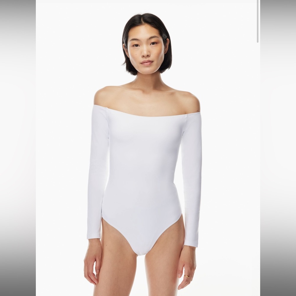 Aritzia Babaton bodysuit